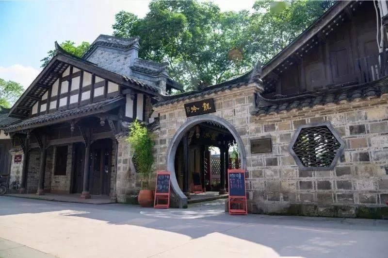 结婚在女方家办酒席是谁家出钱？